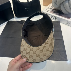 Эта модель из коллекции Gucci Lido вдо