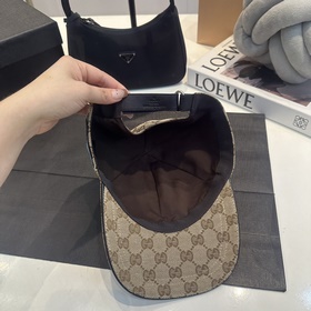 Эта модель из коллекции Gucci Lido вдо