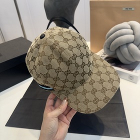 Эта модель из коллекции Gucci Lido вдо