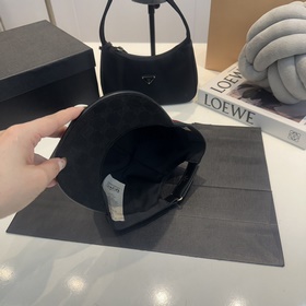 Эта модель из коллекции Gucci Lido вдо