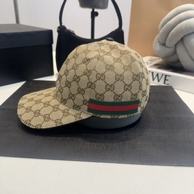 Эта модель из коллекции Gucci Lido вдо