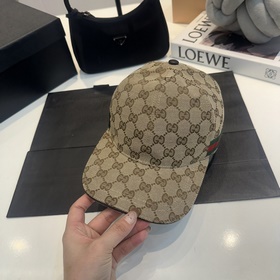 Эта модель из коллекции Gucci Lido вдо