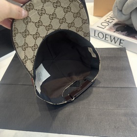 Эта модель из коллекции Gucci Lido вдо
