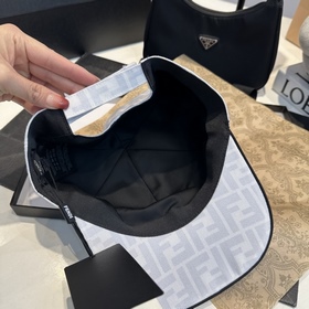 Бейсболка Gucci Знаковый мотив Gucci з