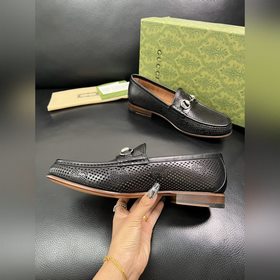 Gucci Premium Reseller IT Коллекция об