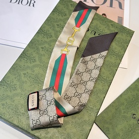 Шелковый шарф Gucci Twilly, ремень с з