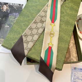 Шелковый шарф Gucci Twilly, ремень с з