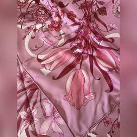 Gucci 25new Шарф из шелка с цветочным 