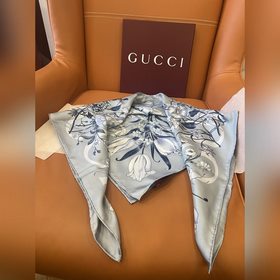 Gucci 25new Шарф из шелка с цветочным 