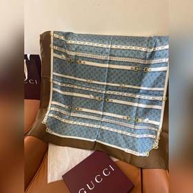 Аутентичный квадратный шарф GUCCI! Д