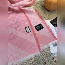 Шарфы Gucci — последние остатки на скл