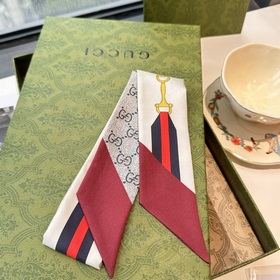 Шелковый шарф Gucci Twilly, ремень с з