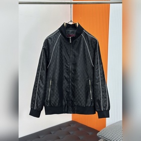 Куртка с логотипом Gucci, приобретенна