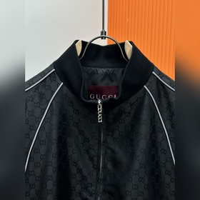 Куртка с логотипом Gucci, приобретенна