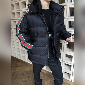Пуховик Gucci Модный пуховик с капюшон