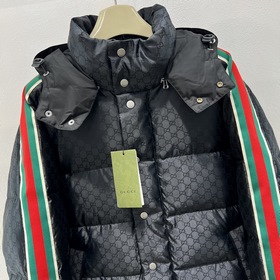 Пуховик Gucci Модный пуховик с капюшон