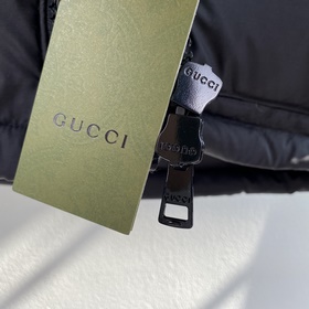 Новинка от Gucci! Пуховая куртка из жа