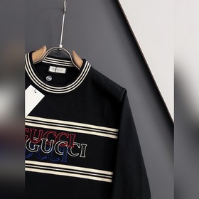 Коллекция трикотажных изделий Gucci 20