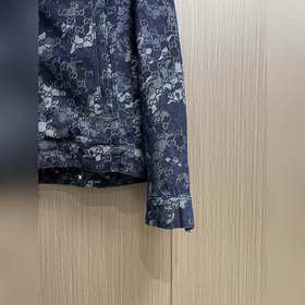 Комплект из джинсовой куртки брюк Gucc