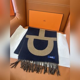 Новый кашемировый шарф Hermès Stirrup,
