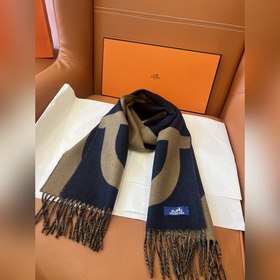 Новый кашемировый шарф Hermès Stirrup,