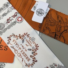 Шелковый шарф Hermès Twilly из коллекц