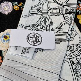 Шелковый шарф Hermès Twilly из коллекц