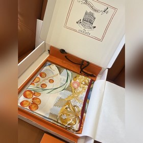 Hermès «Платок на лужайке»  Изысканн