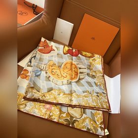Hermès «Платок на лужайке»  Изысканн