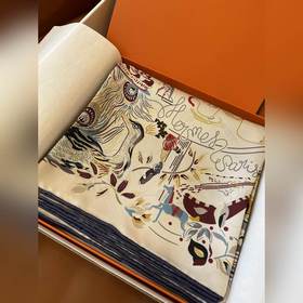 Hermès, шелковый шарф Hermès： «Волшебн