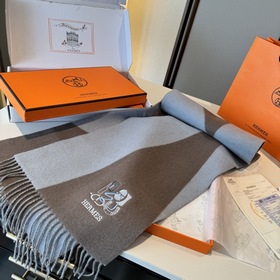 Двусторонний шарф Hermès. Классический
