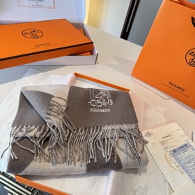 Двусторонний шарф Hermès. Классический