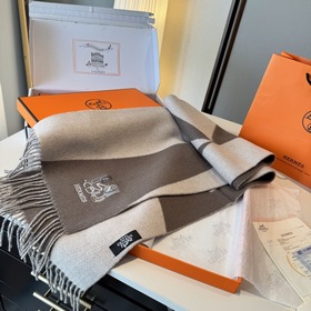 Двусторонний шарф Hermès. Классический
