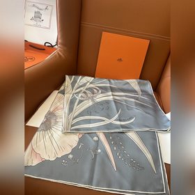 Квадратный платок Hermès Immortal Bouq