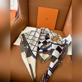 Hermes Осень 2025 Маска с лошадиным уз