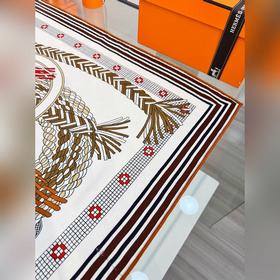 Шарф Hermès, ручной работы, сшитый с п