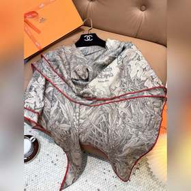 Новинка Hermès： кашемировый квадратный