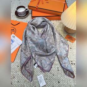 Новинка Hermès： кашемировый квадратный