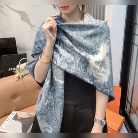 Новинка Hermès： кашемировый квадратный