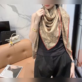 Новинка Hermès： кашемировый квадратный