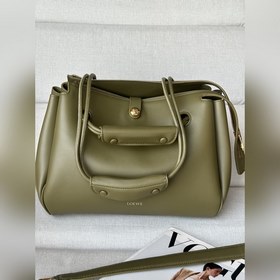 Размеры： 28,5 × 11 × 23 см  Оливково