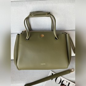 Размеры： 28,5 × 11 × 23 см  Оливково