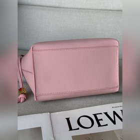 LOEWE  Новая кожаная сумка для обед