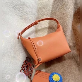 LOEWE Новая кожаная сумка CUBI Сумка