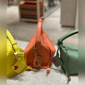 LOEWE Новая кожаная сумка CUBI Сумка