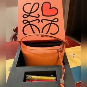 LOEWE Новая кожаная сумка CUBI Сумка