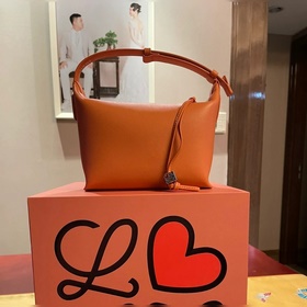 LOEWE Новая кожаная сумка CUBI Сумка
