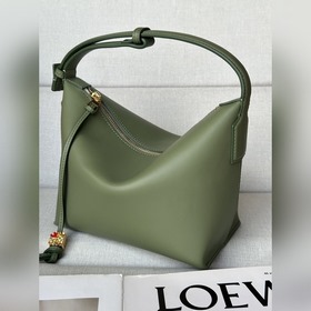 LOEWE  Новая кожаная сумка для обед
