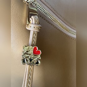 LOEWE  Новая кожаная сумка для обед