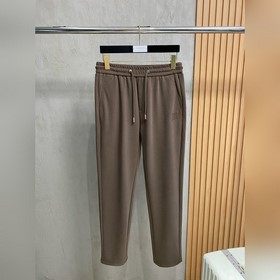 Эксклюзивные новые брюки Loewe в стиле